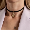 Choker Czarna Alcantara Wąż Gold Modelka 2.jpg